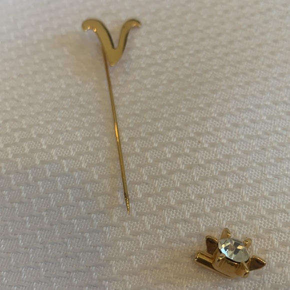 Vintage Gold Tone Monogram Initial V Stick Pin with Crystal Accent - Picture 3 of 4